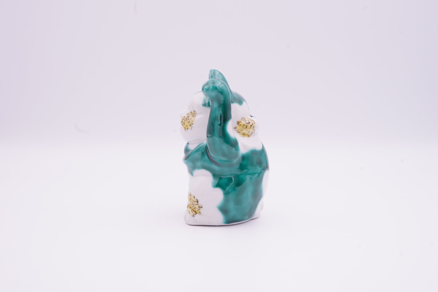 【侘月別注】九谷焼 招き猫 "乾山椿文(左手)" | Kutani Ware Maneki-Neko "Kenzan Camellia(left hand)"