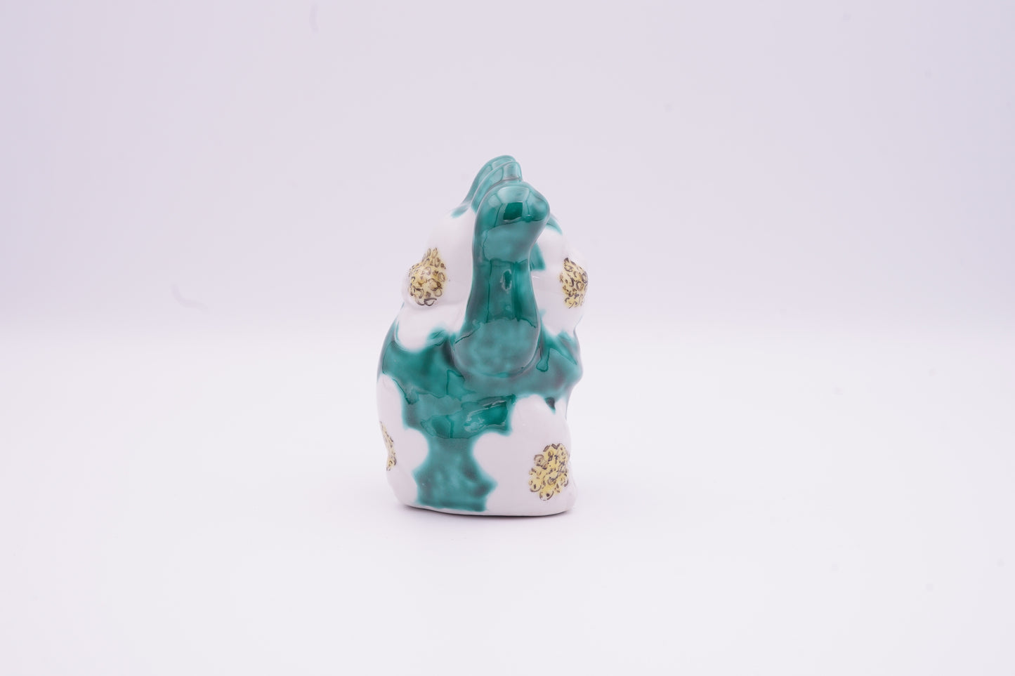 【侘月別注】九谷焼 招き猫 "乾山椿文(右手)" | Kutani Ware Maneki-Neko "Kenzan Camellia(right hand)"