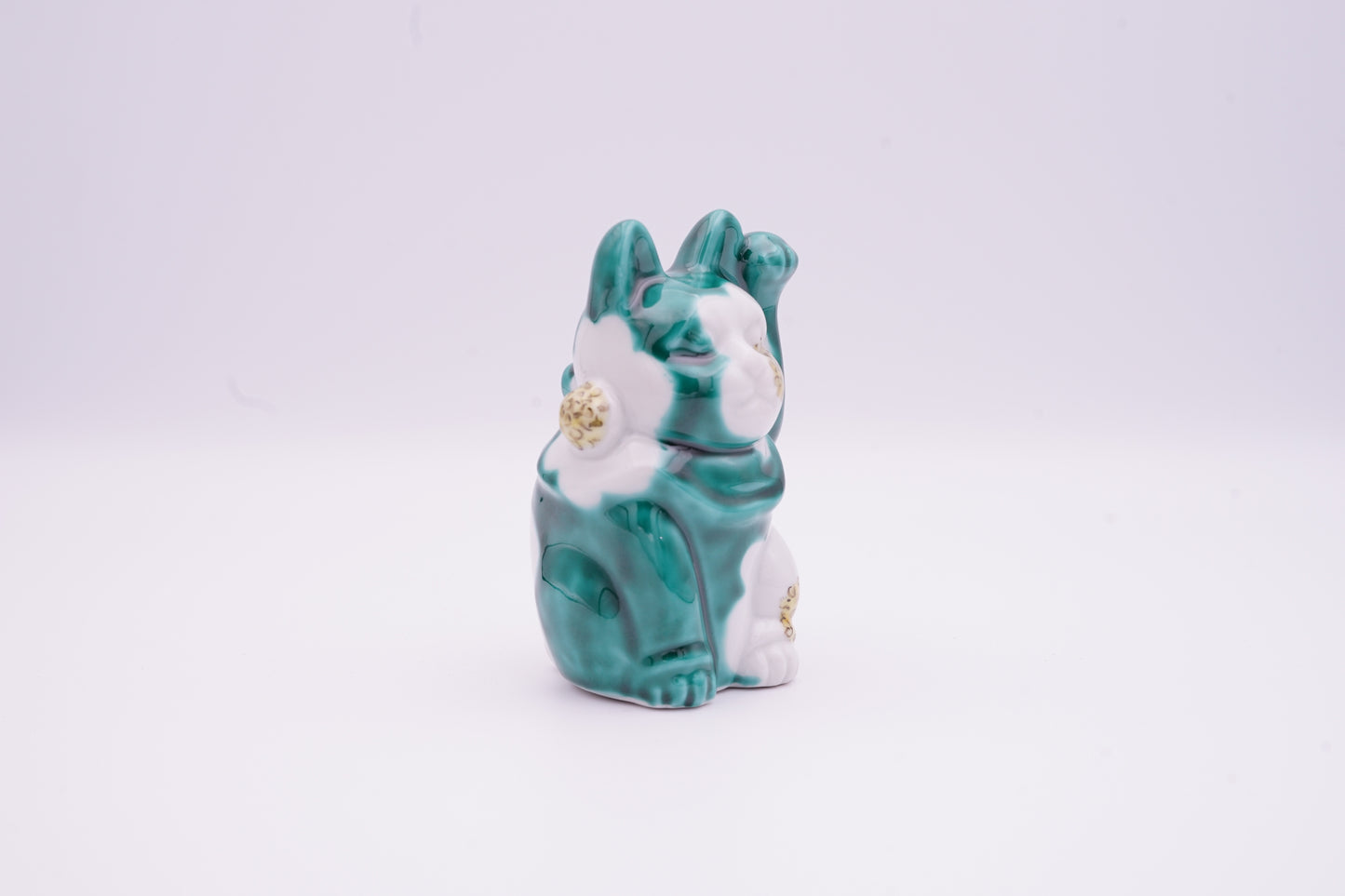 【侘月別注】九谷焼　招き猫　"乾山椿文（左手）" | Kutani Ware Maneki-Neko "Kenzan Camellia（left hand)"