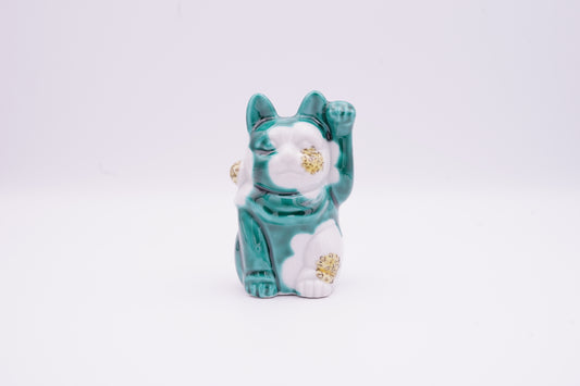 【侘月別注】九谷焼　招き猫　"乾山椿文（左手）" | Kutani Ware Maneki-Neko "Kenzan Camellia（left hand)"