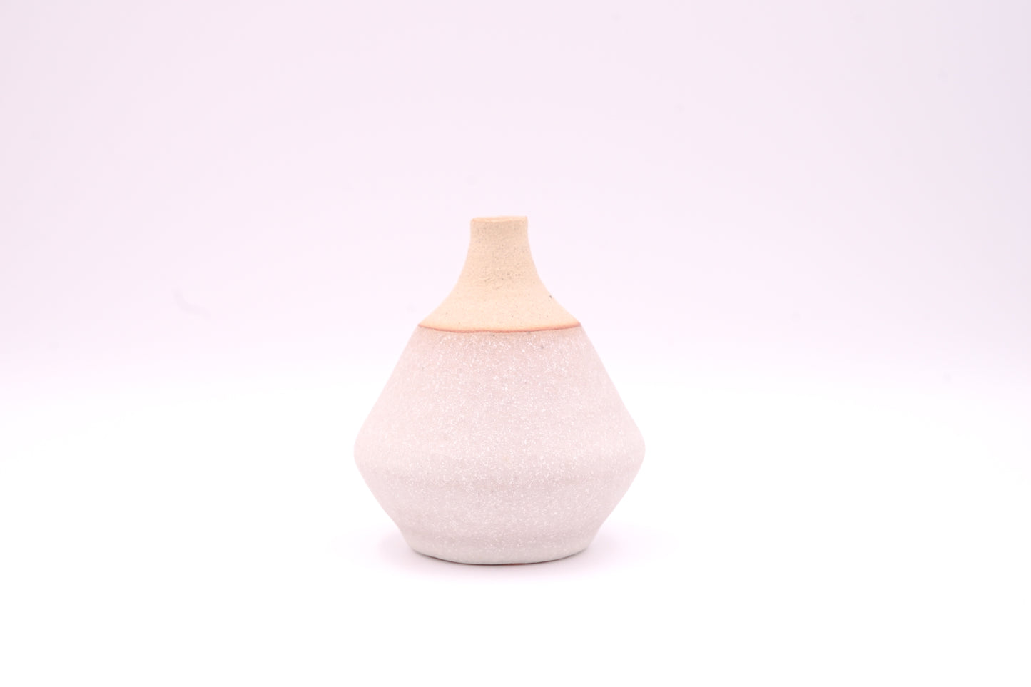 越前焼　雪釉そろばんの目一輪挿｜Echizen Ware "Snow White Glazed Abacus Bud Vase"
