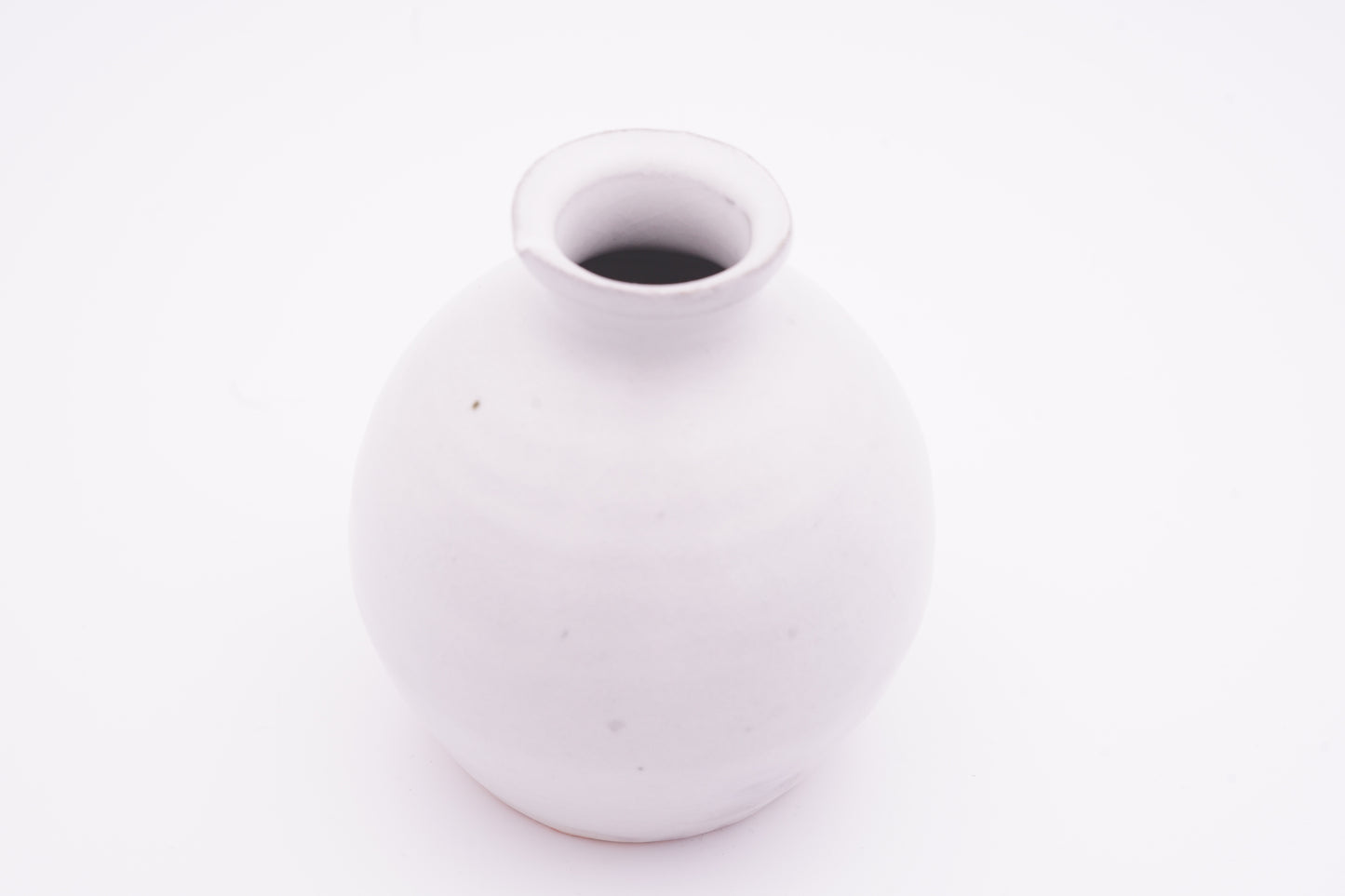 越前焼　粉引片口小壺（徳利）　 | Echizen Ware "White slip Katakuchi Small Jar Tokkuri Sake Bottle"
