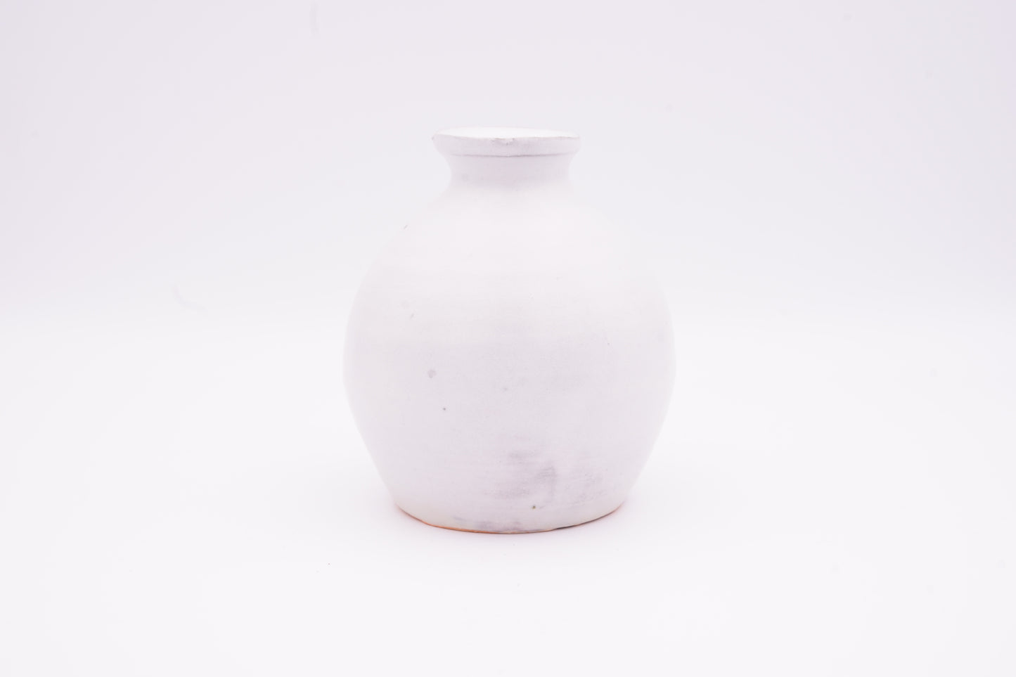 越前焼　粉引片口小壺（徳利）　 | Echizen Ware "White slip Katakuchi Small Jar Tokkuri Sake Bottle"